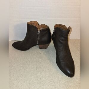 FRYE Judith Elegant Dark Brown Zip Ankle Boots size 7.5